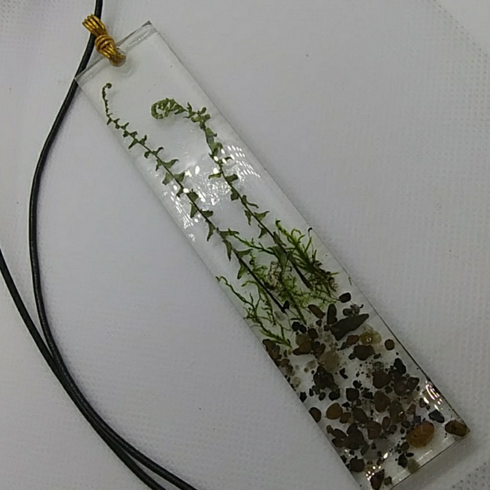Resin pendant